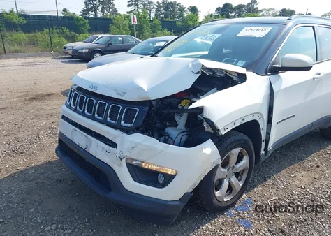 2019 Jeep Compass Latitude 4X4 z USA, uszkodzony, nr VIN 3C4NJDBB2KT792196